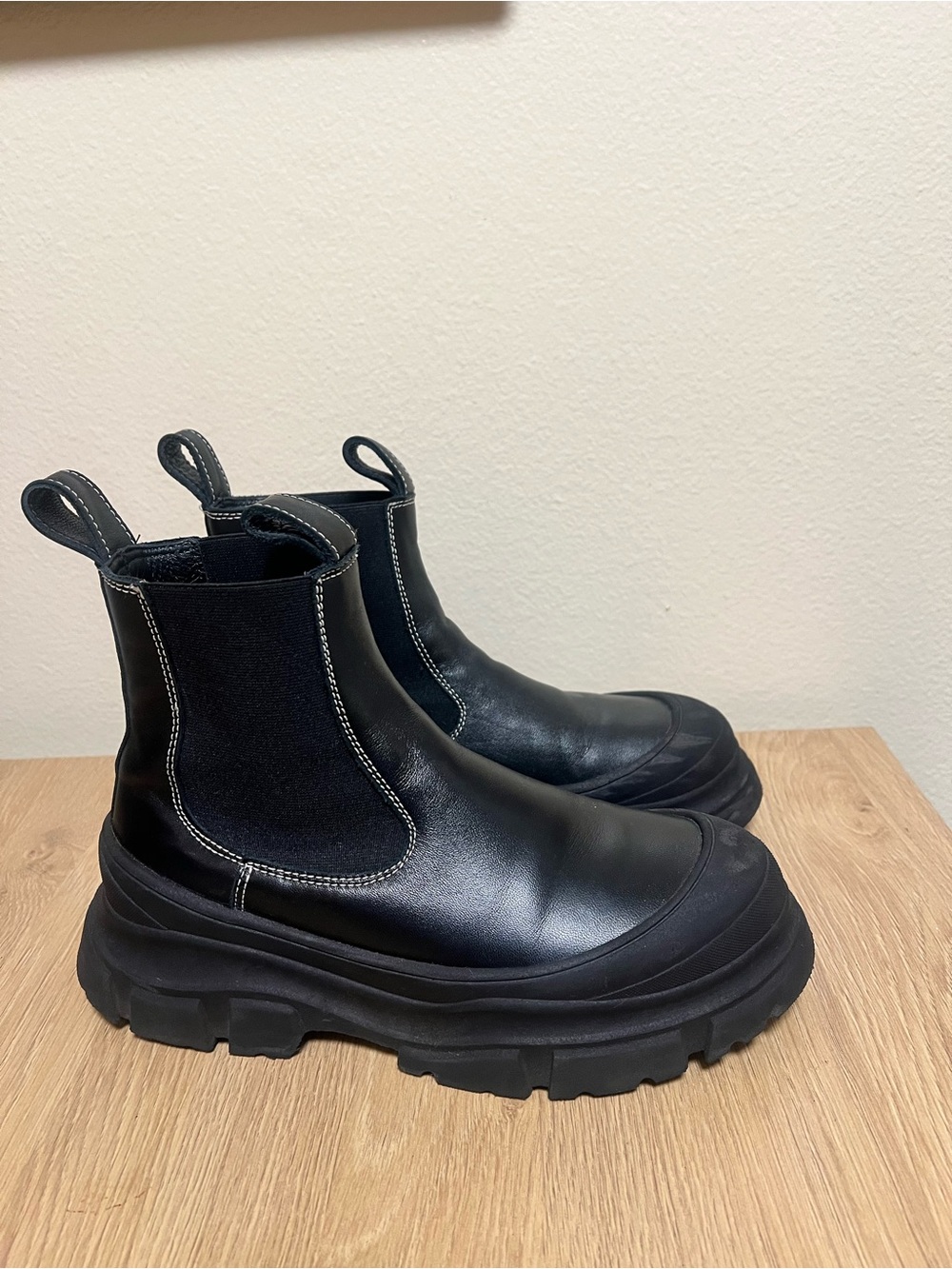 Sofie D'Hoore Black Leather Ankle Boot with Contrast Stitching